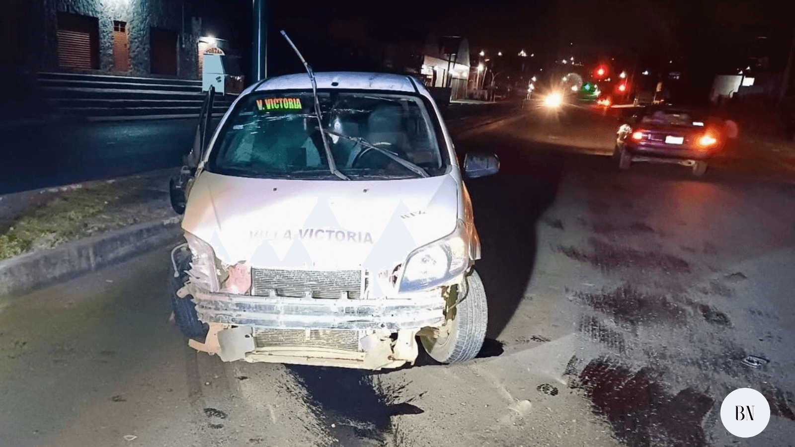 Chocó taxi contra tráiler en  Villa Victoria; no hubo heridos